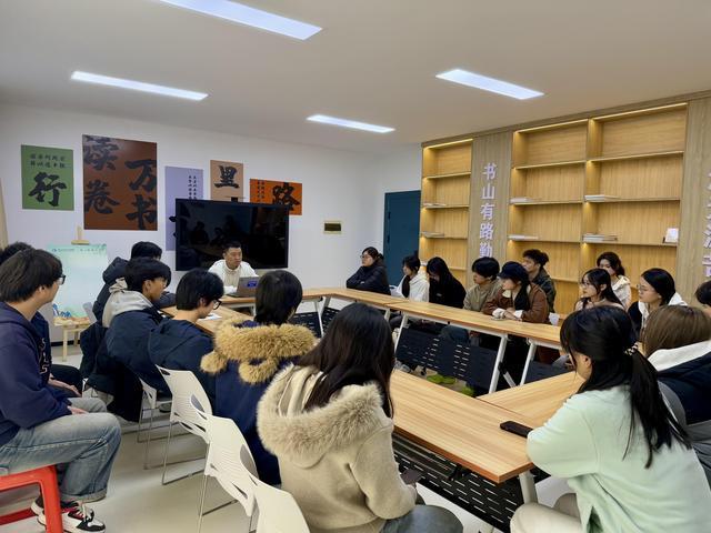  【思政创新】“一站式”社区如何重塑清明育新范式：扬工院红色教育与文化传承的实践方法论 新闻 【思政创新】“一站式”社区如何重塑清明育新范式：扬工院红色教育与文化传承的实践方法论 新闻