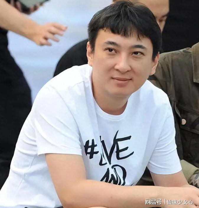  从“拉黑风波”到“医美疑云”：娱乐工业幕后操作链条深度复盘 娱乐新闻